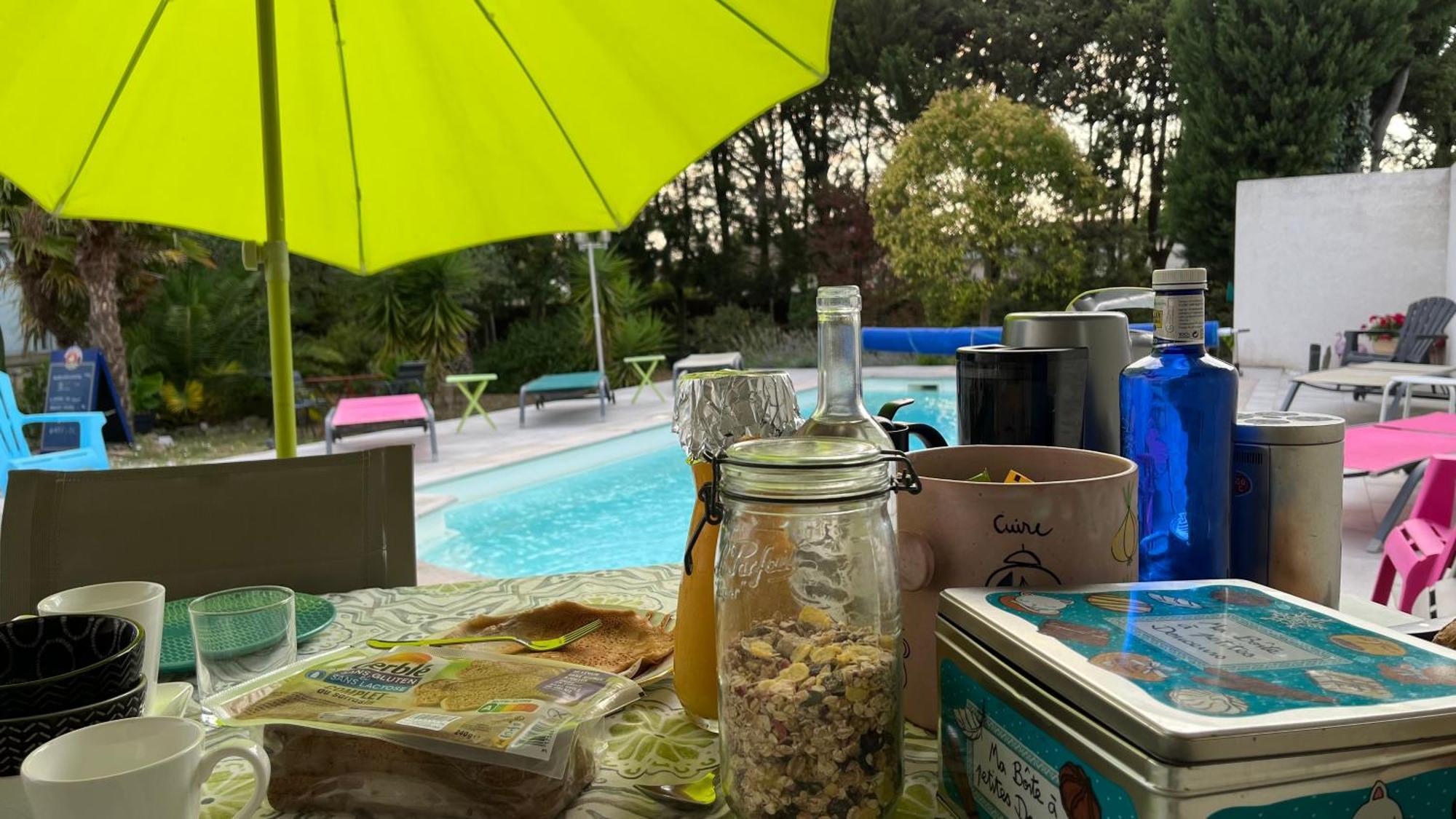 Aux Belles Vacances - Adults Only Caux-et-Sauzens Esterno foto